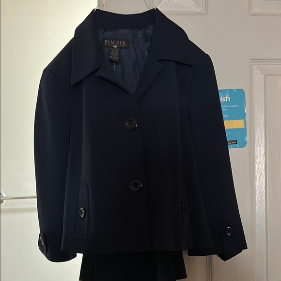 Elegant Black Skirt Set with Timeless Silhouette - Picture 1 of 1